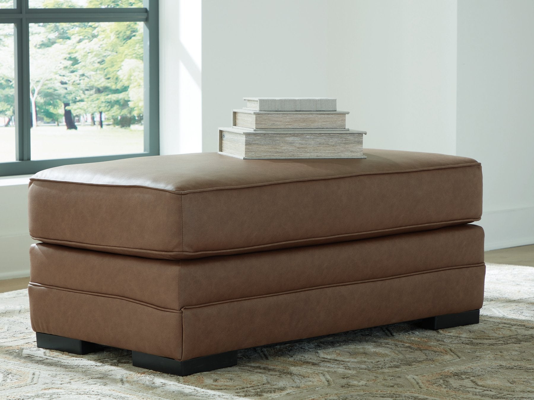 VillaCourt Ottoman