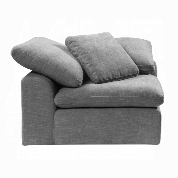 Naveen Modular-Wedge Wit Pillow