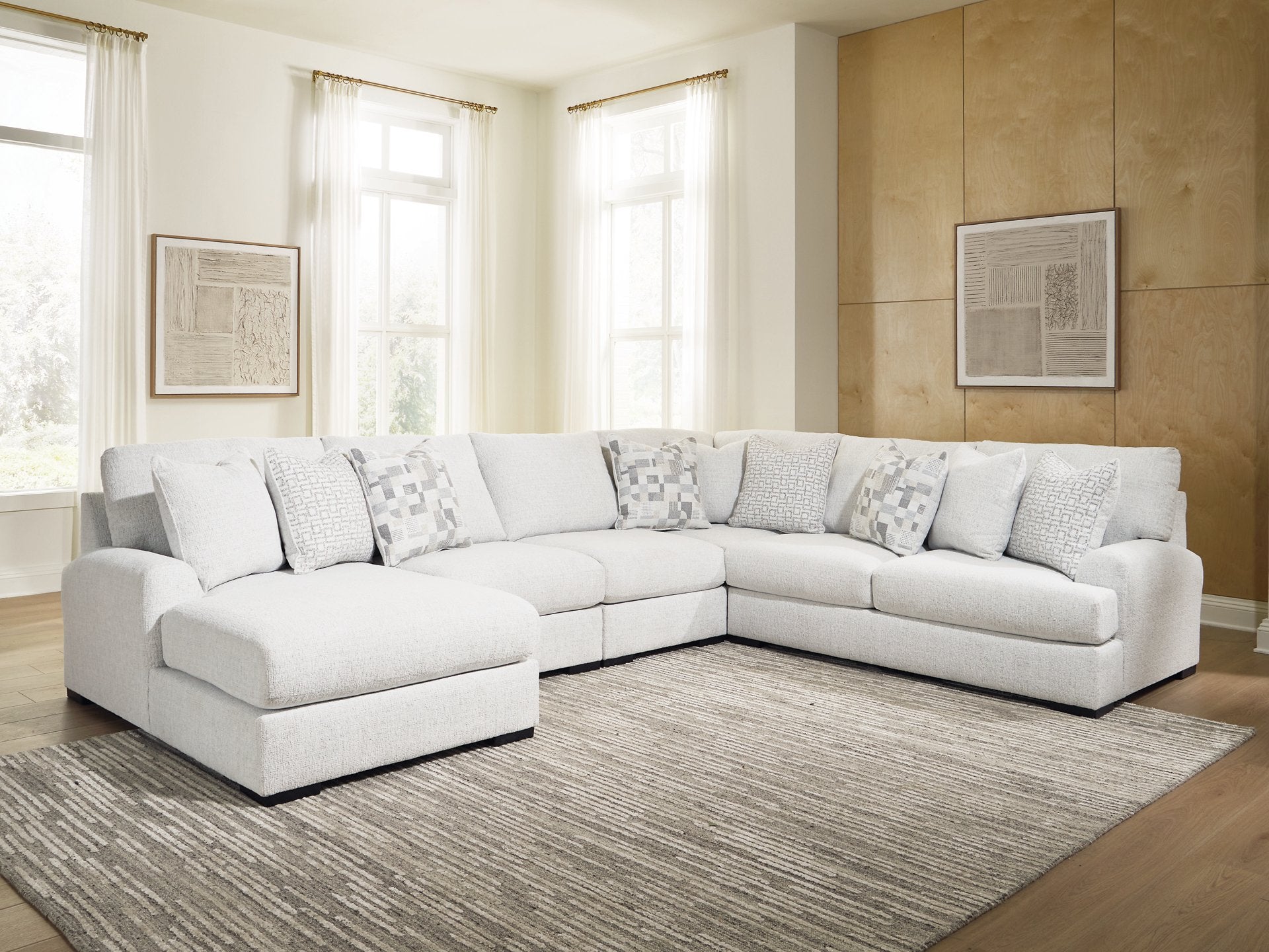Misty-Lakes Sectional with Chaise